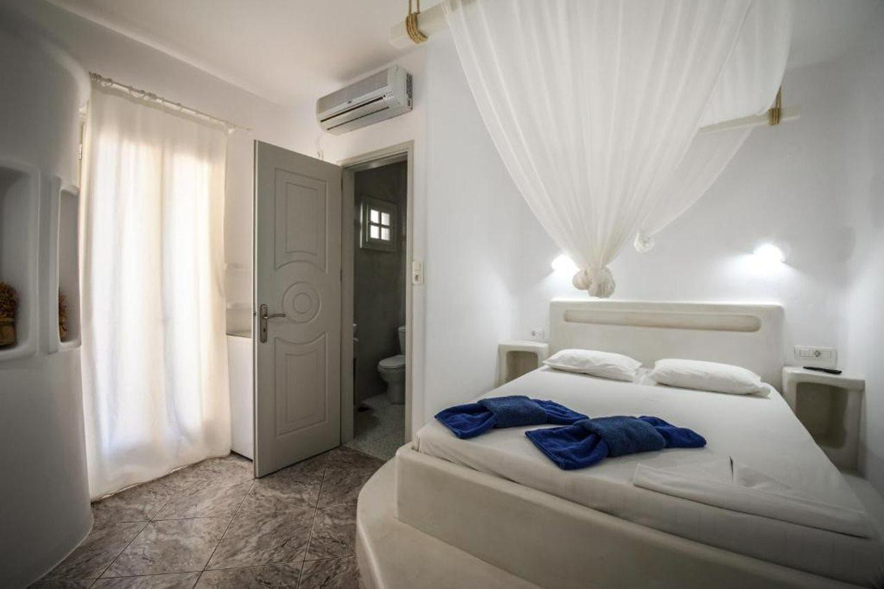 Christos Makrinos Rooms Adamantas Eksteriør billede